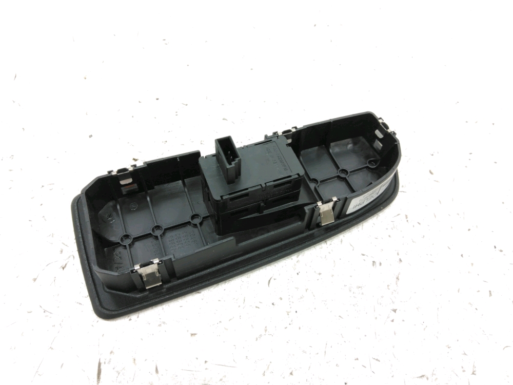 Commande lève-vitre avant droit