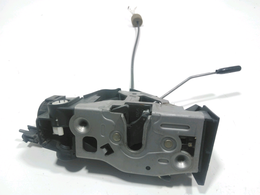 Serrure de porte avant droite