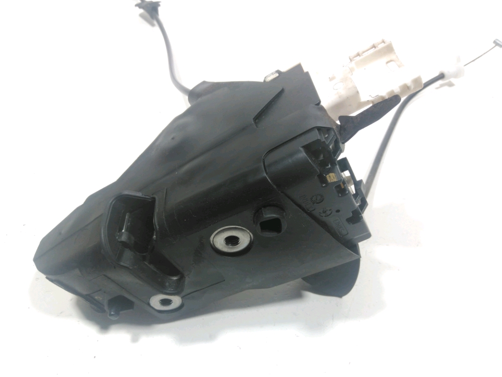 Serrure de porte avant gauche