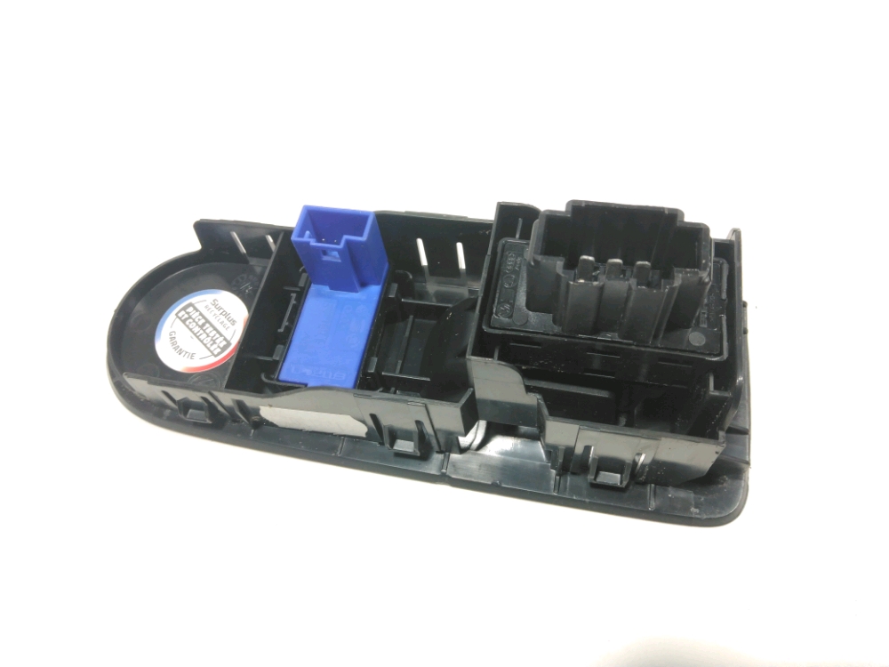 Commande lève-vitre avant gauche