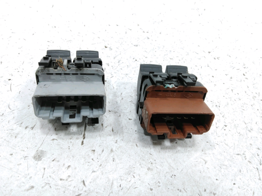 Commande lève-vitre avant gauche