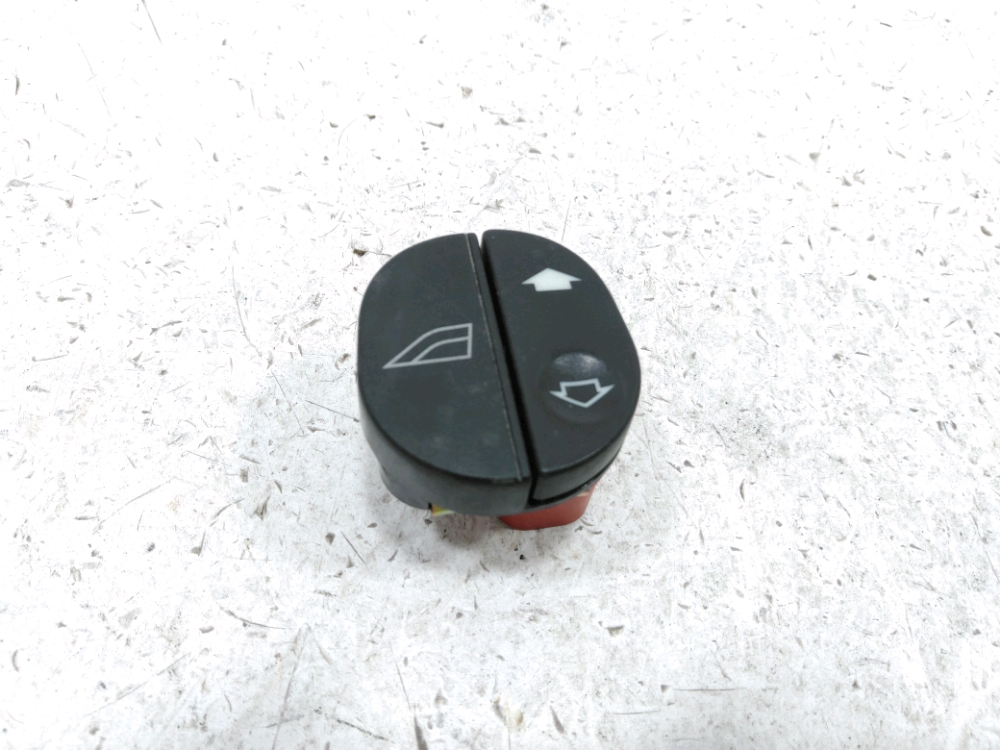 Commande lève-vitre avant droit