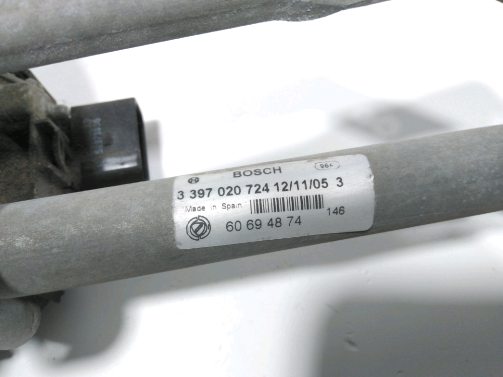 Mécanisme + moteur d'essuie glace avant