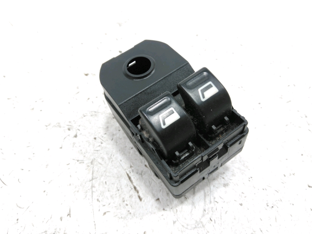 Commande lève-vitre avant gauche