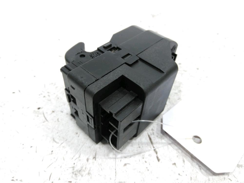 Commande lève-vitre avant gauche