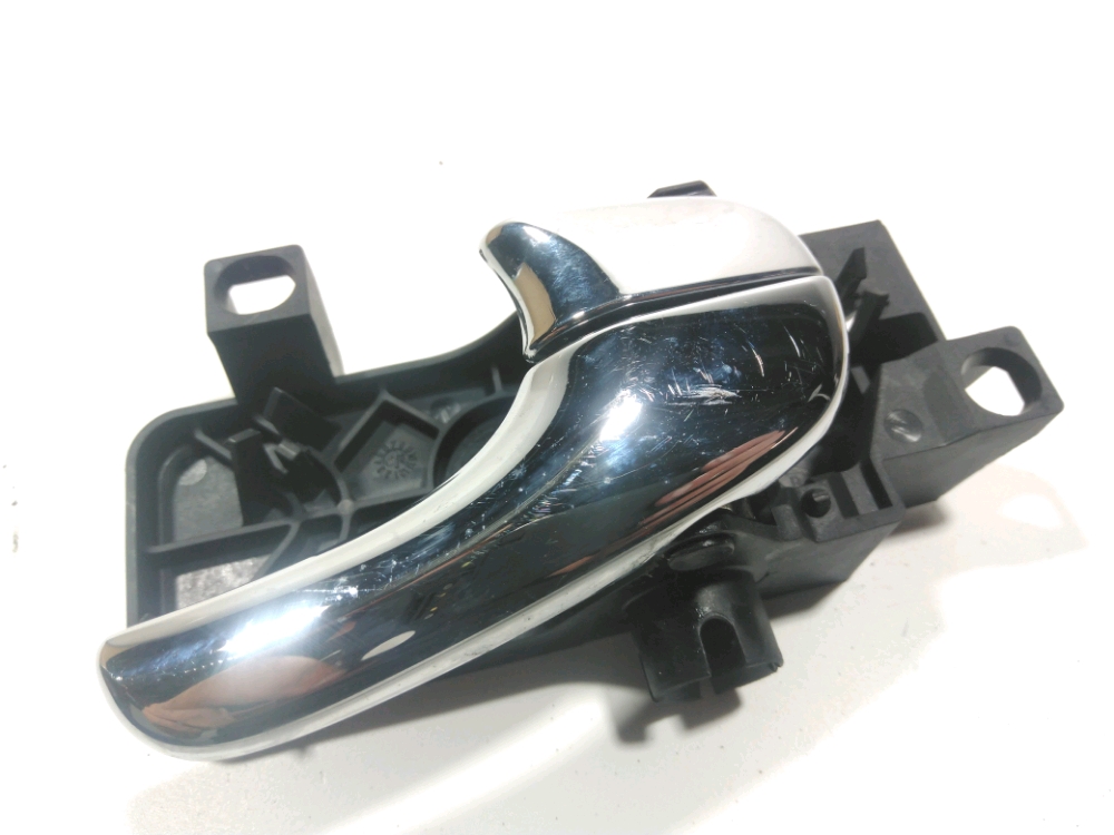 Poignee interieure porte arriere droite