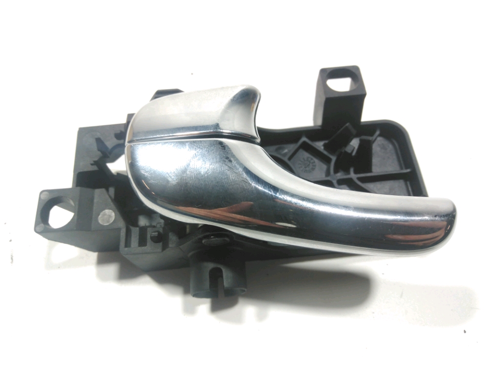 Poignee interieure porte arriere gauche