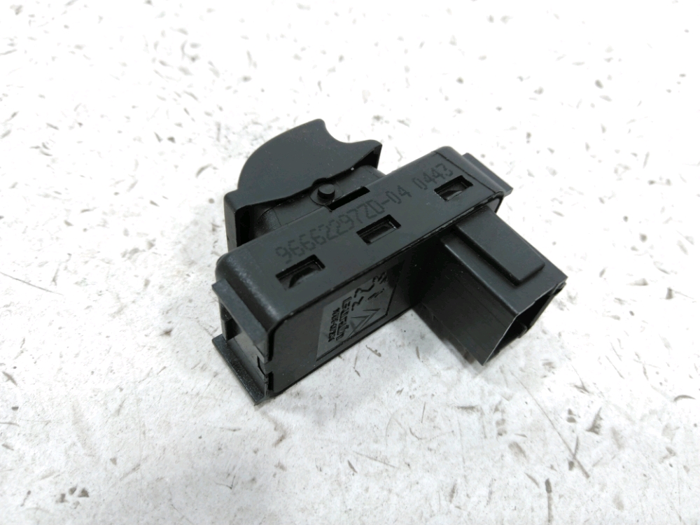 Commande lève-vitre arrière gauche