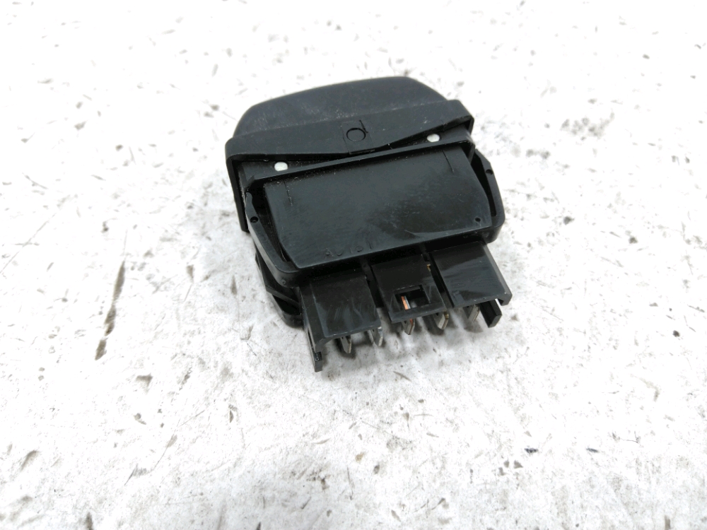 Commande lève-vitre avant droit