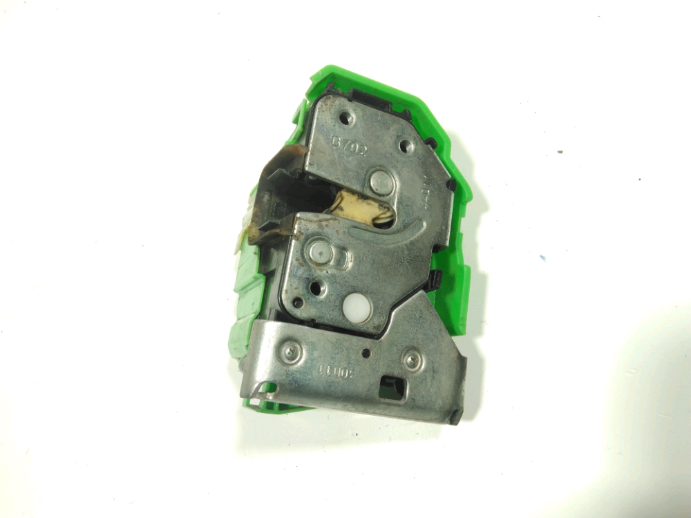 Serrure de porte avant droite