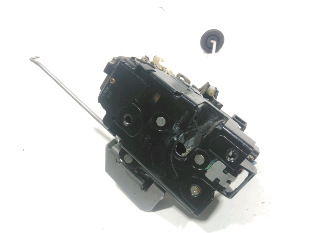 Serrure de porte avant gauche