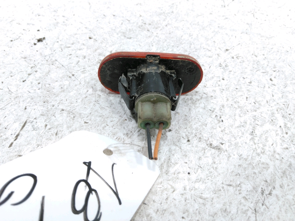 Répétiteur d'aile gauche