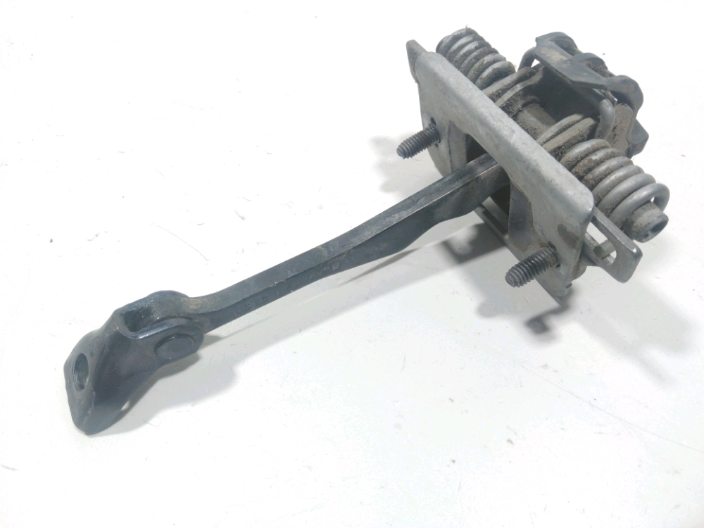 Tirant de porte avant droit