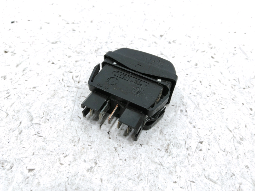 Commande lève-vitre avant droit