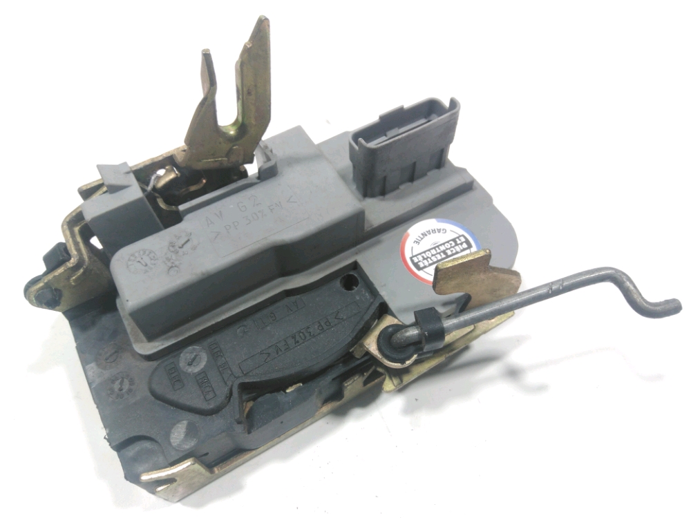 Serrure de porte avant gauche