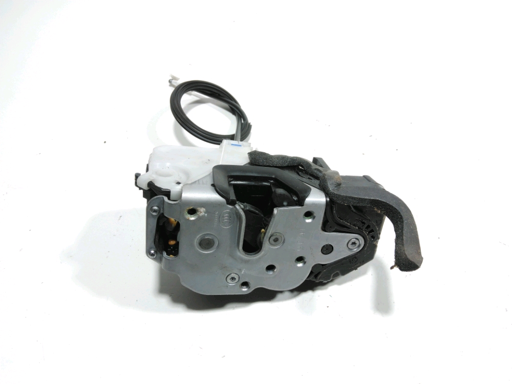 Serrure de porte avant droite