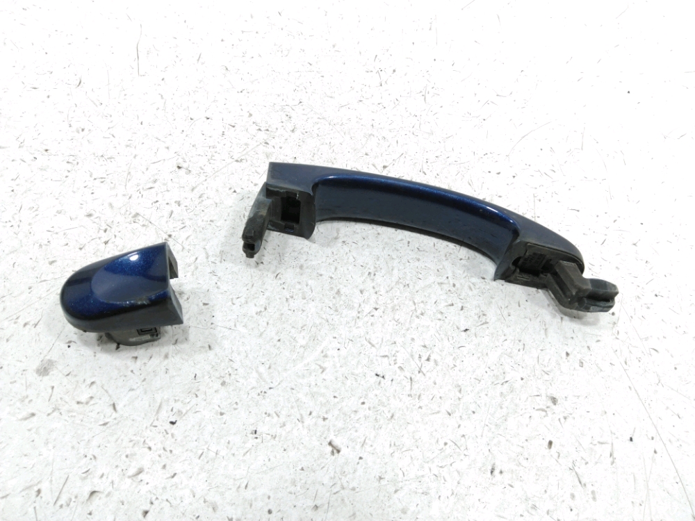 Poignée extérieure avant droite