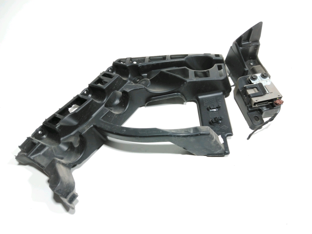 Support gauche de pare-choc arrière