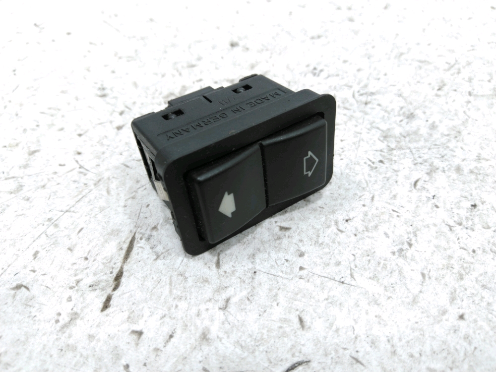 Commande lève-vitre arrière droit