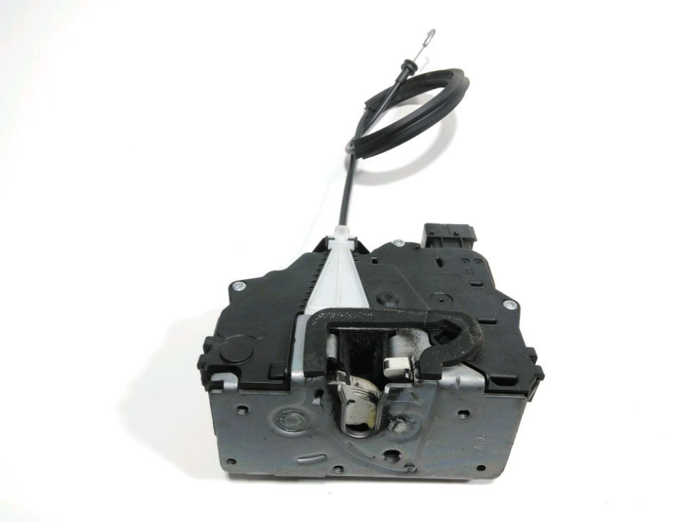 Serrure de porte avant droite