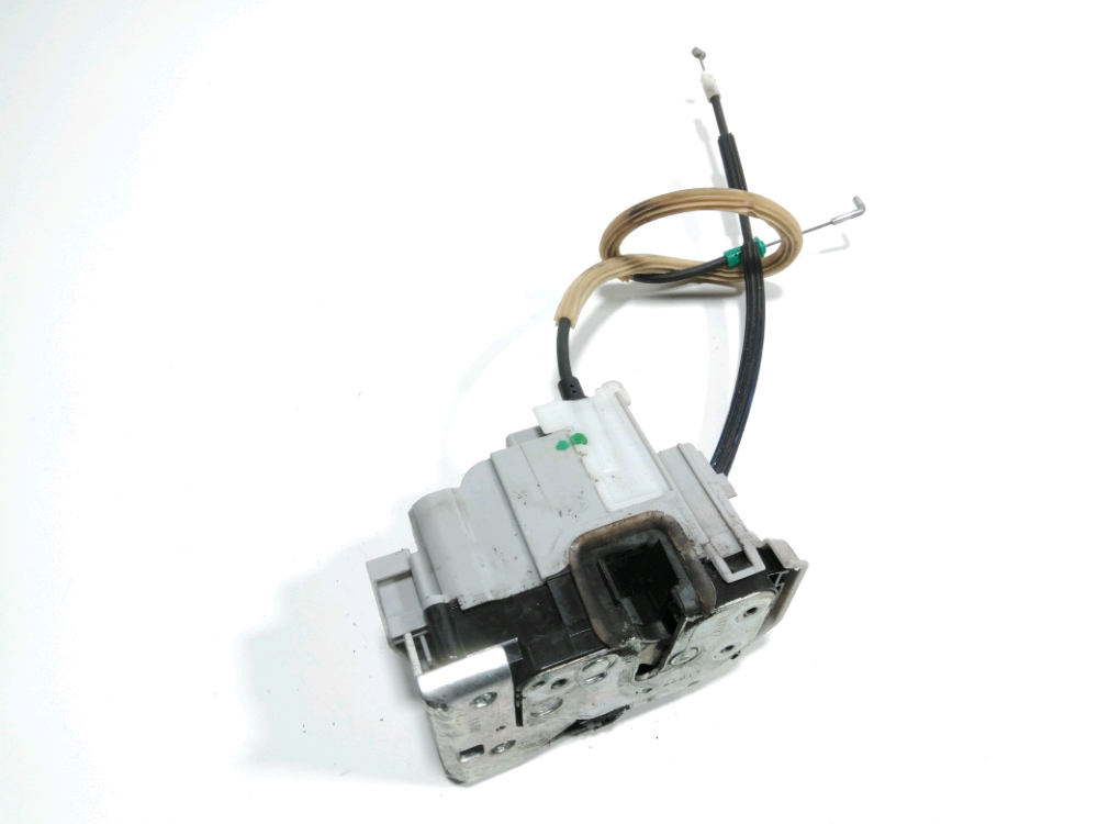 Serrure de porte avant droite