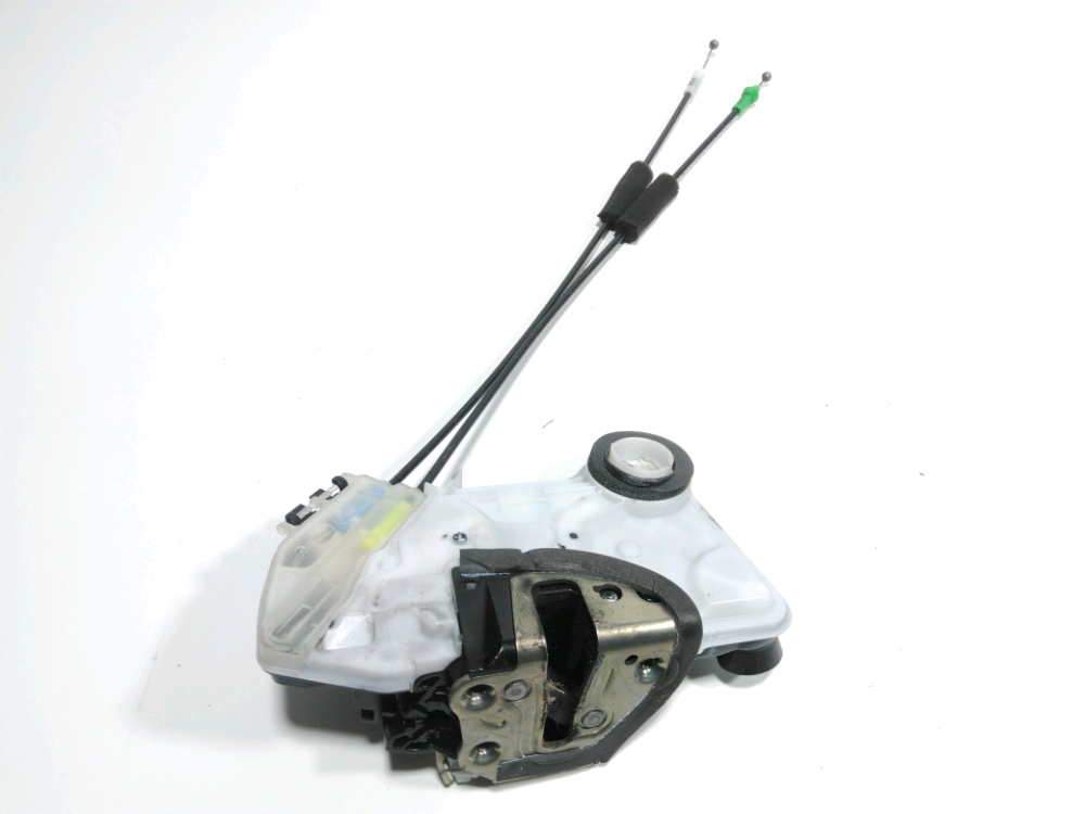 Serrure de porte avant droite