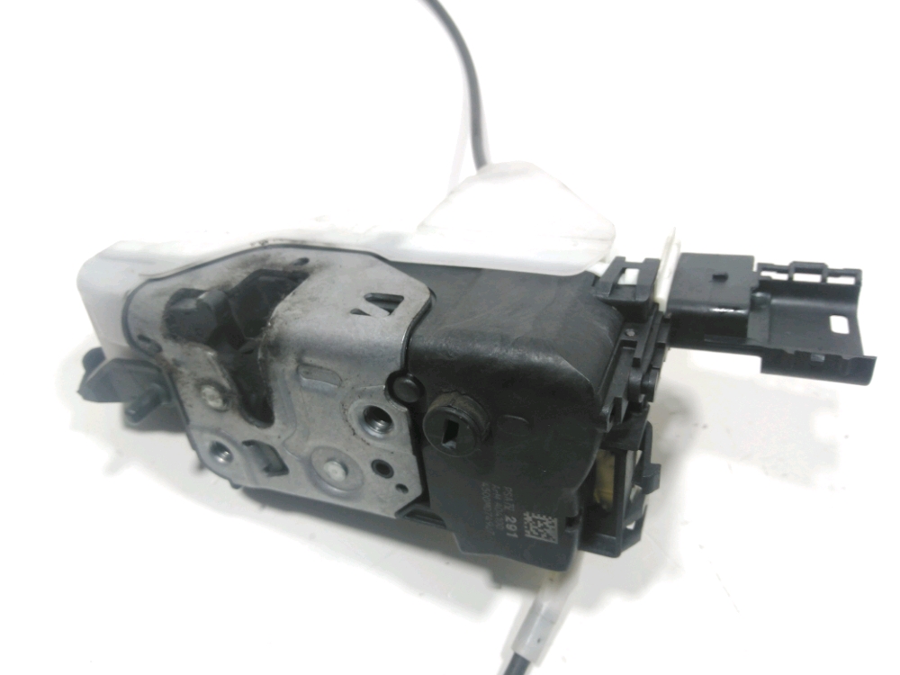 Serrure de porte avant gauche