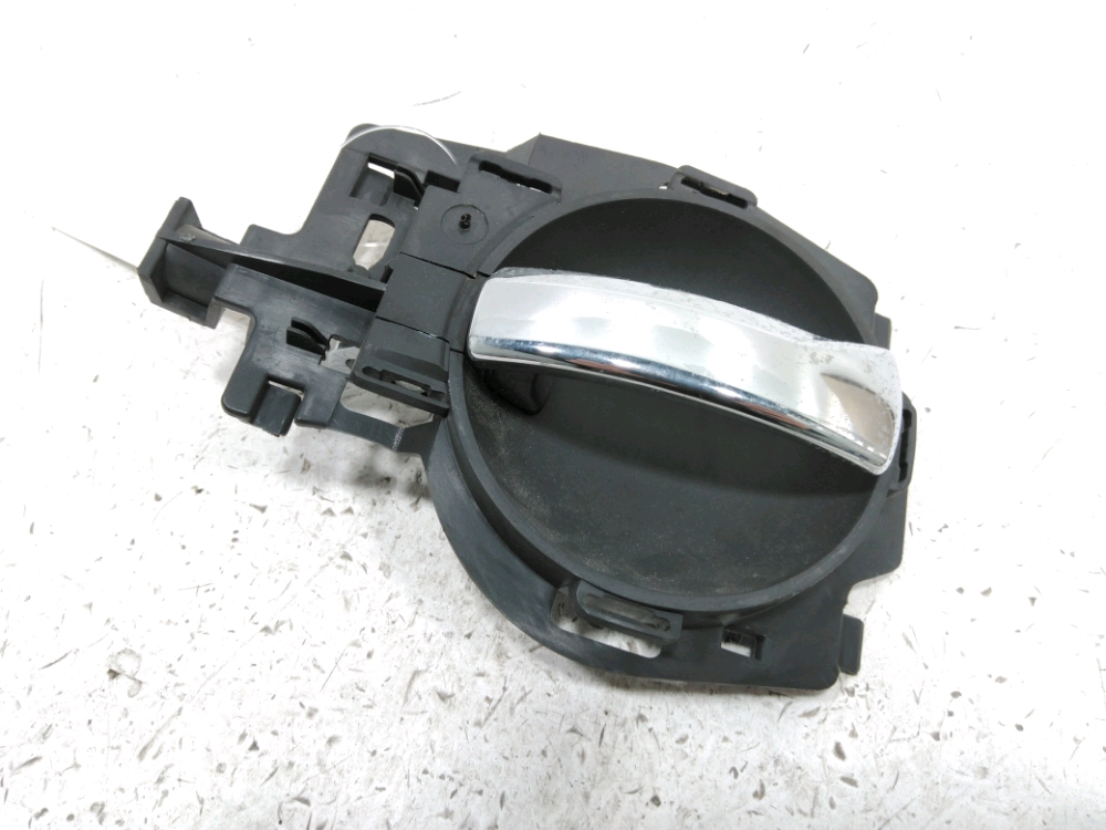 Poignee interieure porte arriere gauche