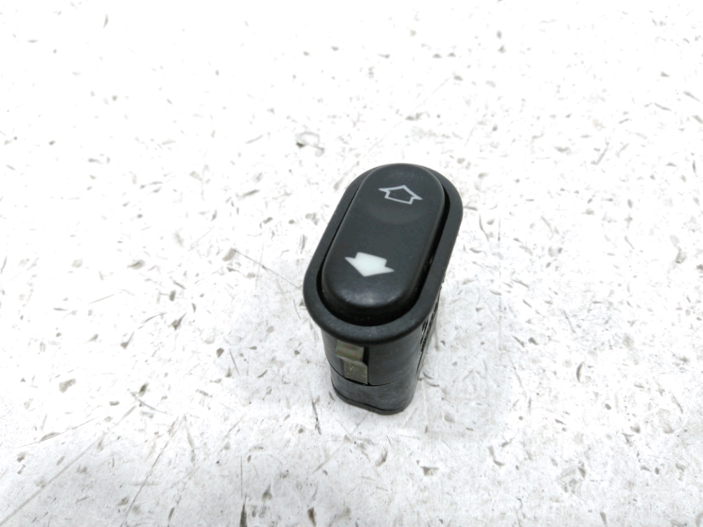 Commande lève-vitre avant droit