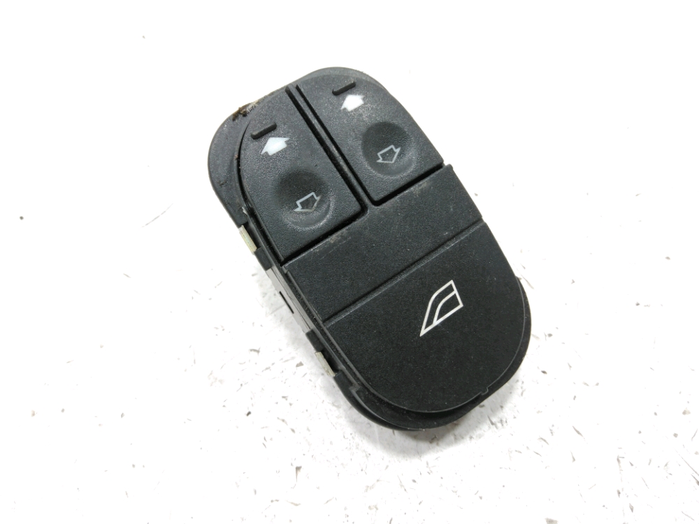 Commande lève-vitre avant gauche