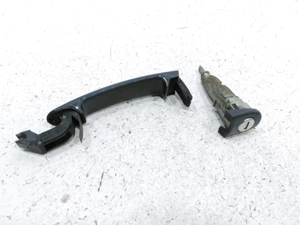 Poignée extérieure avant gauche