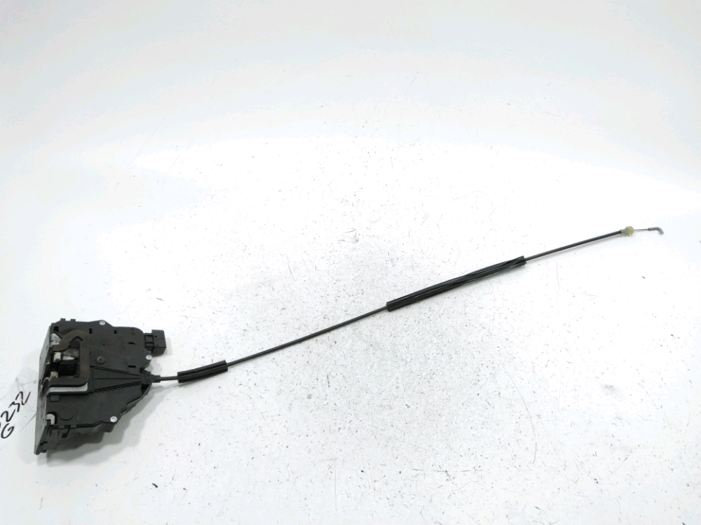 Serrure de porte avant gauche