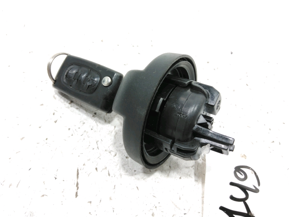 Bouchon de réservoir à carburant