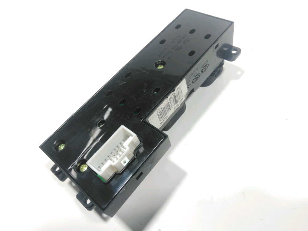 Commande lève-vitre avant gauche