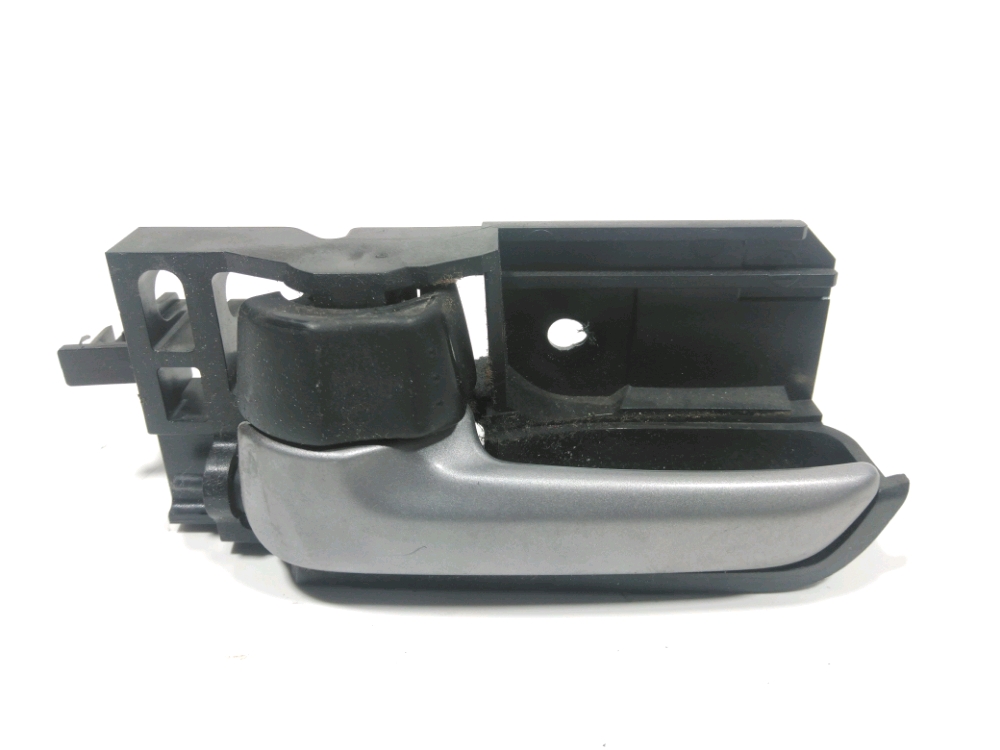 Poignee interieure porte avant gauche