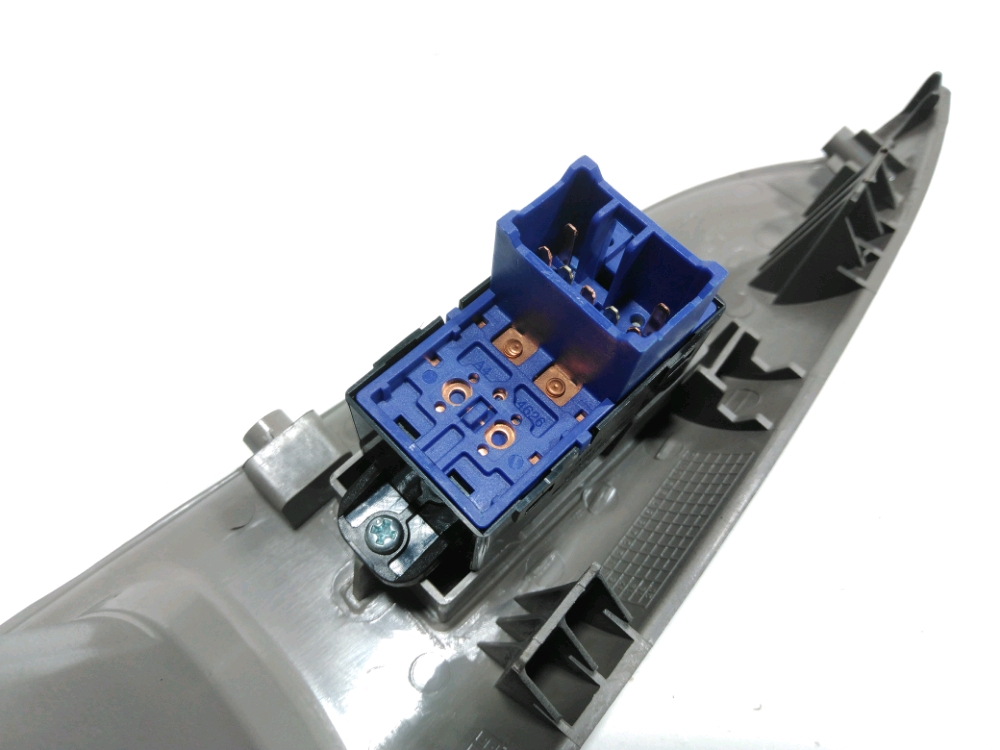 Commande lève-vitre arrière droit