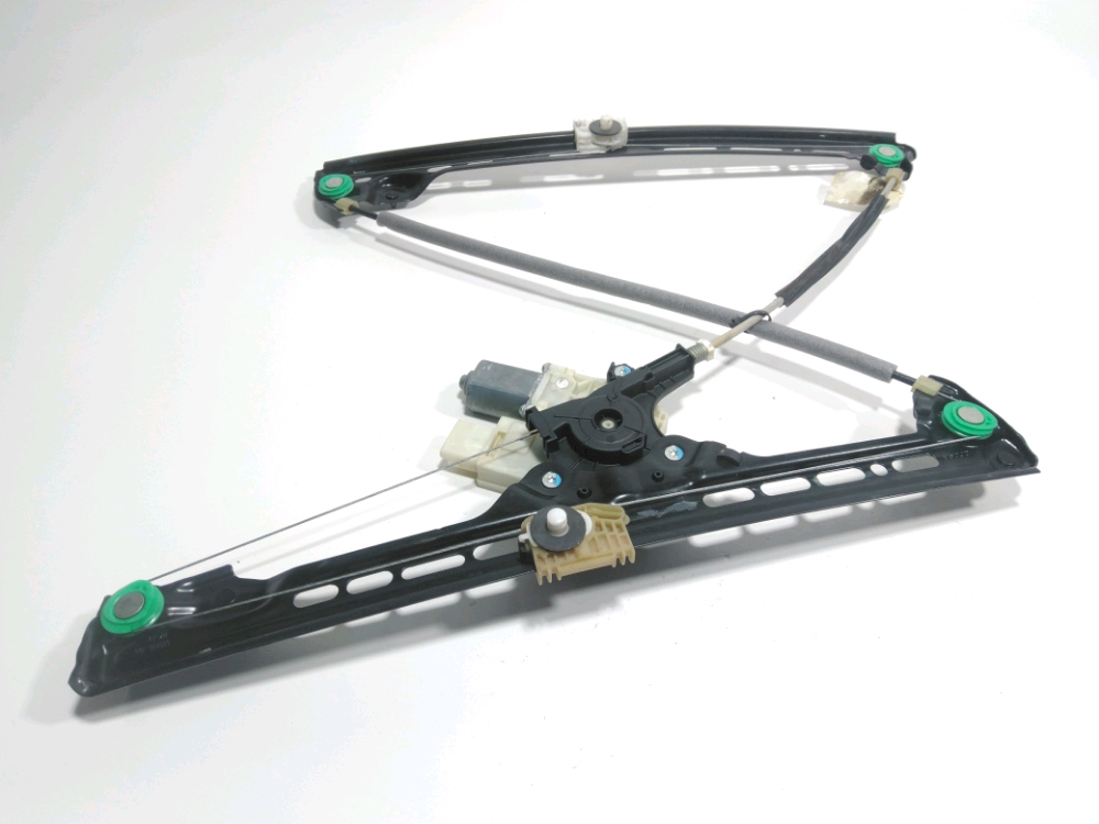 Lève-vitre électrique avant droit