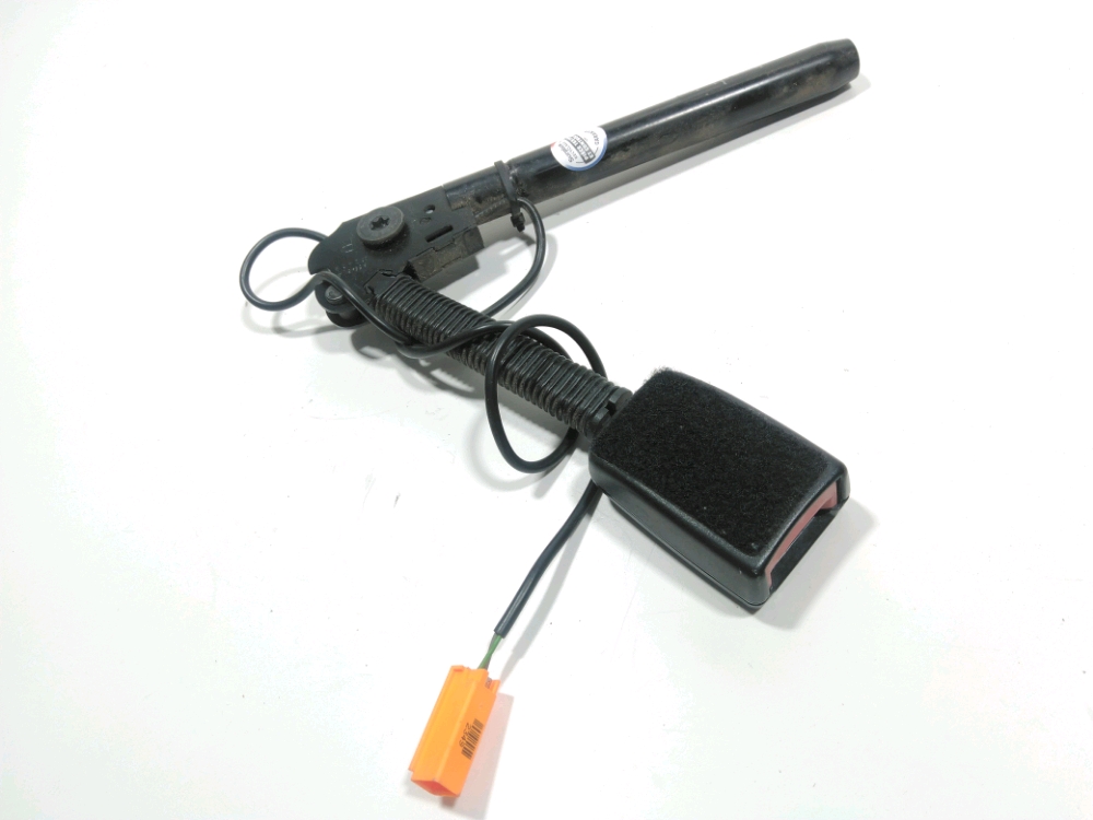 Ancrage ceinture avant droit