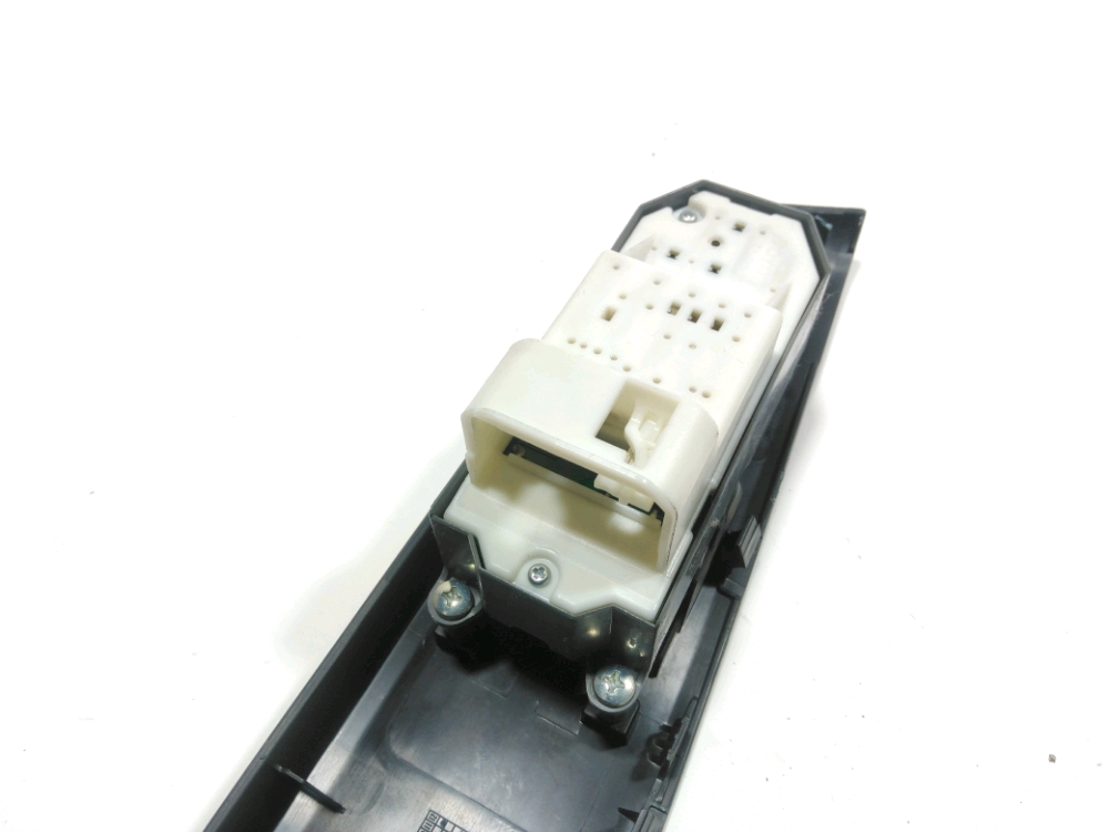 Commande lève-vitre avant gauche