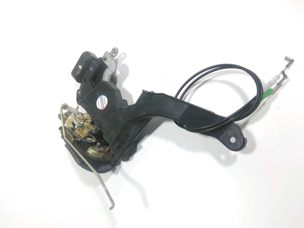 Serrure de porte avant gauche