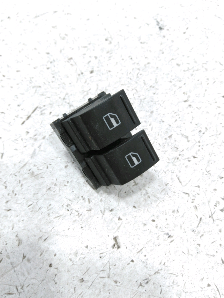 Commande lève-vitre avant gauche