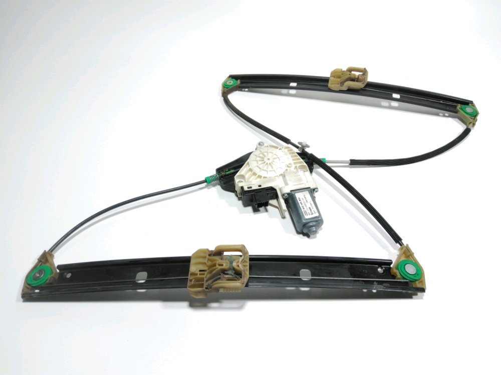 Lève-vitre électrique avant droit