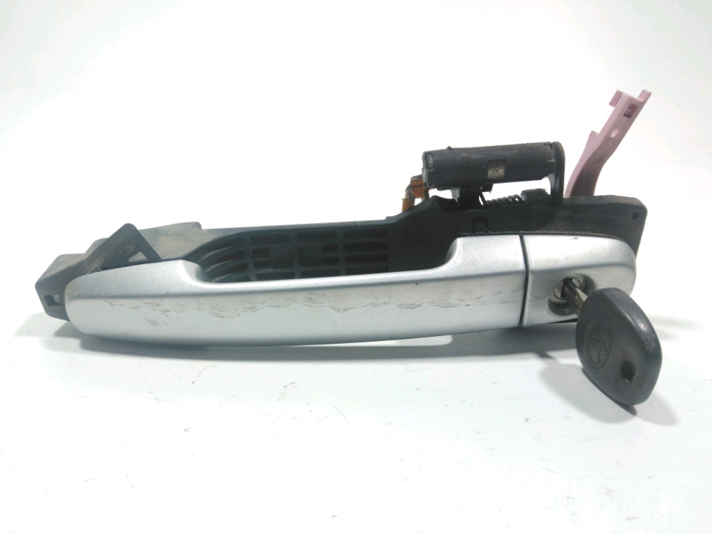 Poignee exterieure avant gauche