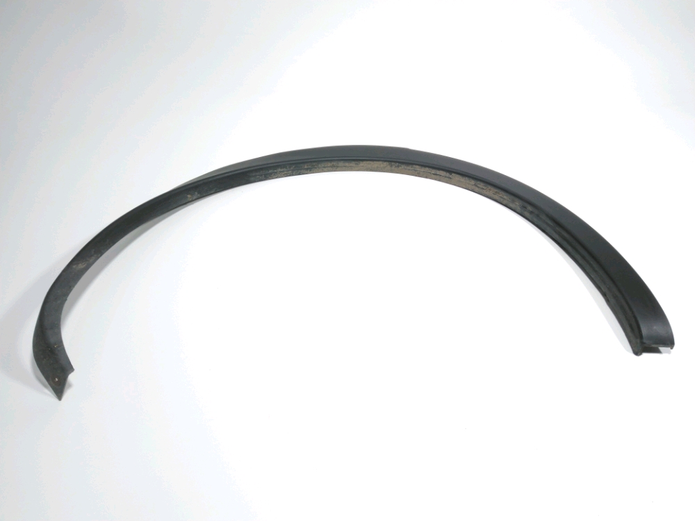 Elargisseur d'aile arrière droit