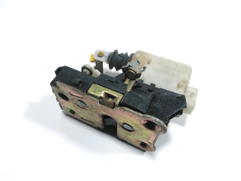 Serrure de porte avant droite