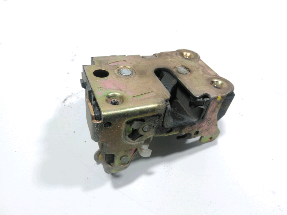 Serrure de porte avant droite