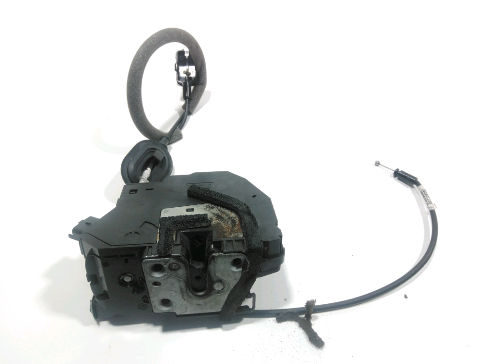 Serrure de porte avant droite