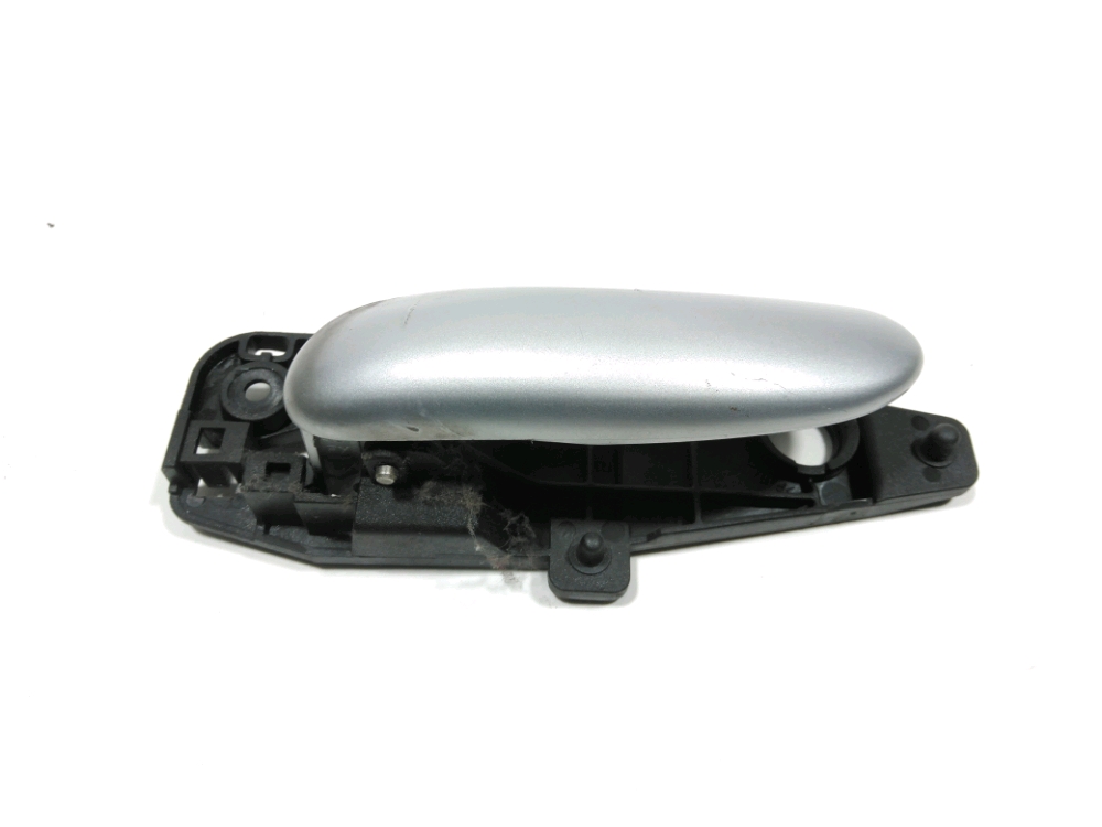 Poignee interieure porte avant gauche