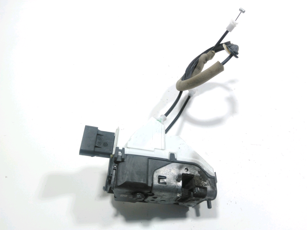 Serrure de porte avant droite