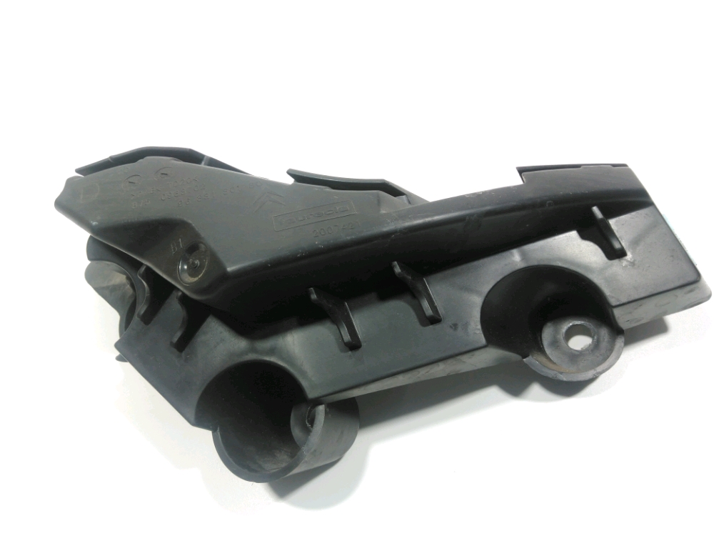 Support droit de pare-choc arrière